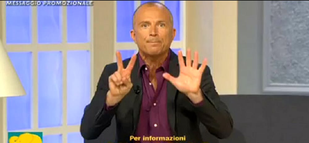 Non ne posso più dell’ego ipertrofico degli scrittori che si autopromuovono con la stessa enfasi di Mastrota quando vende i materassi. Solo l’autostroncatura può salvarci