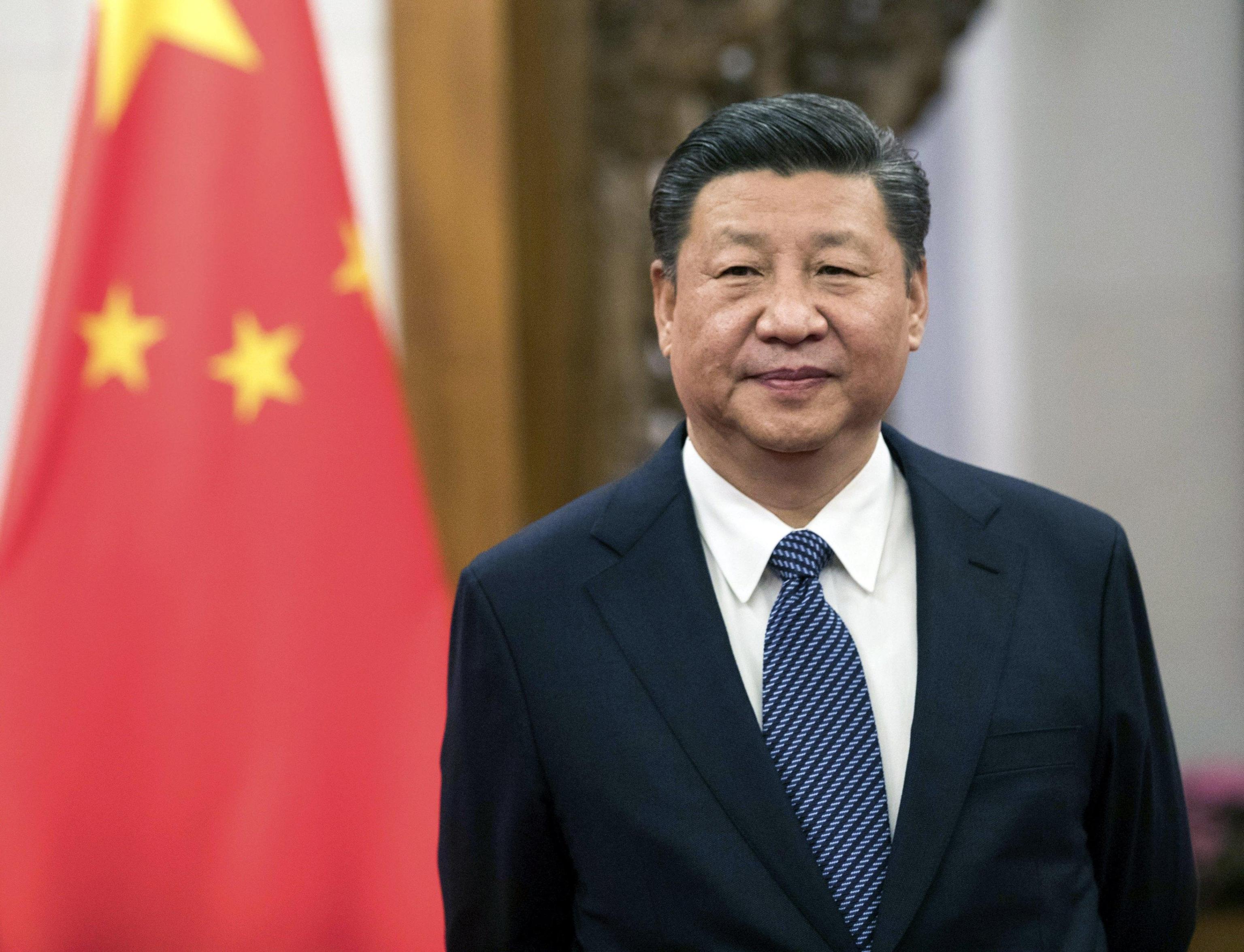 Xi Jinping ha vinto il Premio intitolato a Cesare Pavese. Imbarazzo a corte. Anche la letteratura italiana s’inchina – con grottesca giustificazione – al cospetto del Presidente Cinese