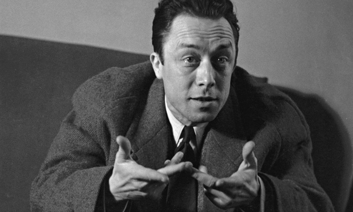 “I miei libri mi disgustano, e riguardo al Nobel… fuggo le celebrazioni, non sopporto i luoghi ufficiali, ne uscirò sconfitto”: le confessioni di Albert Camus