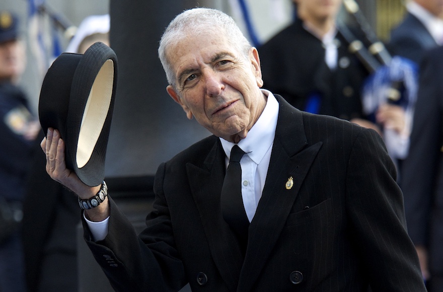 Ma Leonard Cohen è davvero un poeta? In Usa esce il libro postumo delle sue poesie: abbiamo letto per voi i versi di “un’anima infiammata”