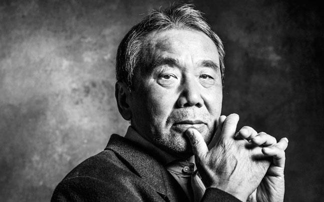 L’ultimo libro di Murakami? Il disordinato omaggio al “Grande Gatsby” di uno scrittore ossessionato dalle tette