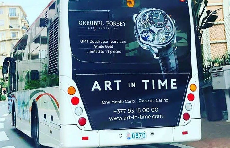 La pubblicità con le celebrità (o sfruttando le malizie degli influencer) non funziona più. Meglio tappezzare gli autobus di Montecarlo con un orologio che costa 810mila euro!