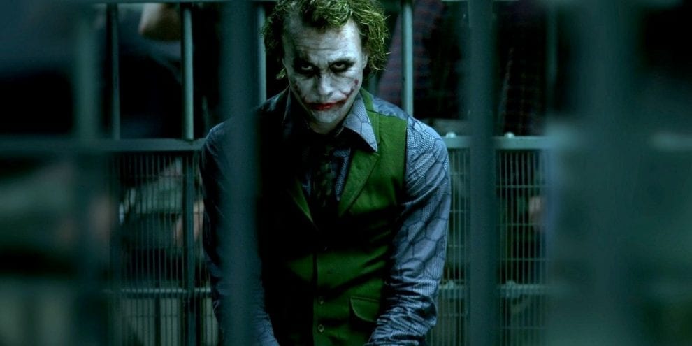 “Basta una brutta giornata per immergere il più saggio degli uomini nella follia!”. Joker compie 80 anni. Ovvero, elogio del caos, ode al mondo capovolto