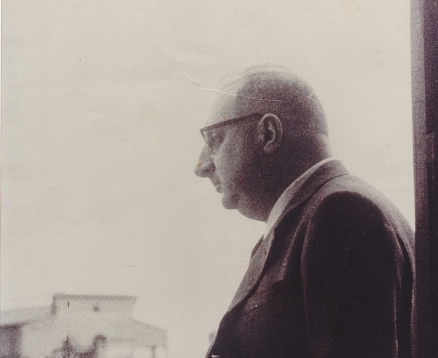 “Se questo è l’inferno, questo è il luogo della mia eternità”. Gli inferi di Giorgio Manganelli sono quelli che viviamo ora, tutti i giorni