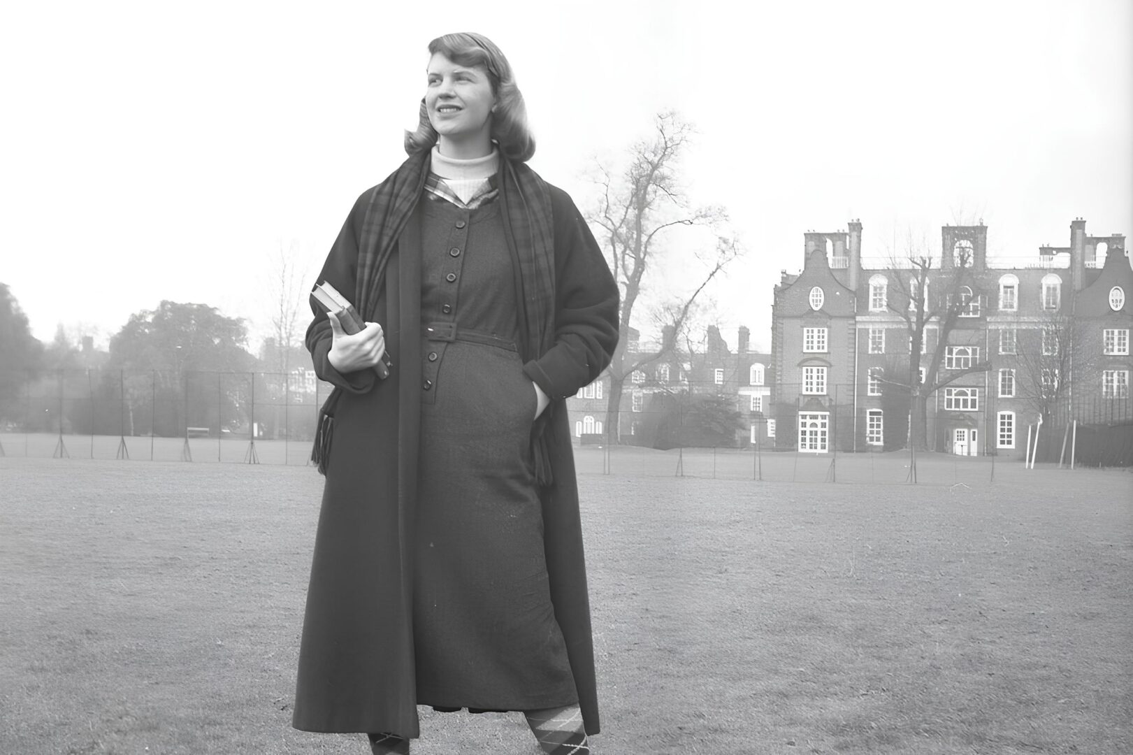 “E il buio torna a divorarmi”. Su Sylvia Plath, ancora