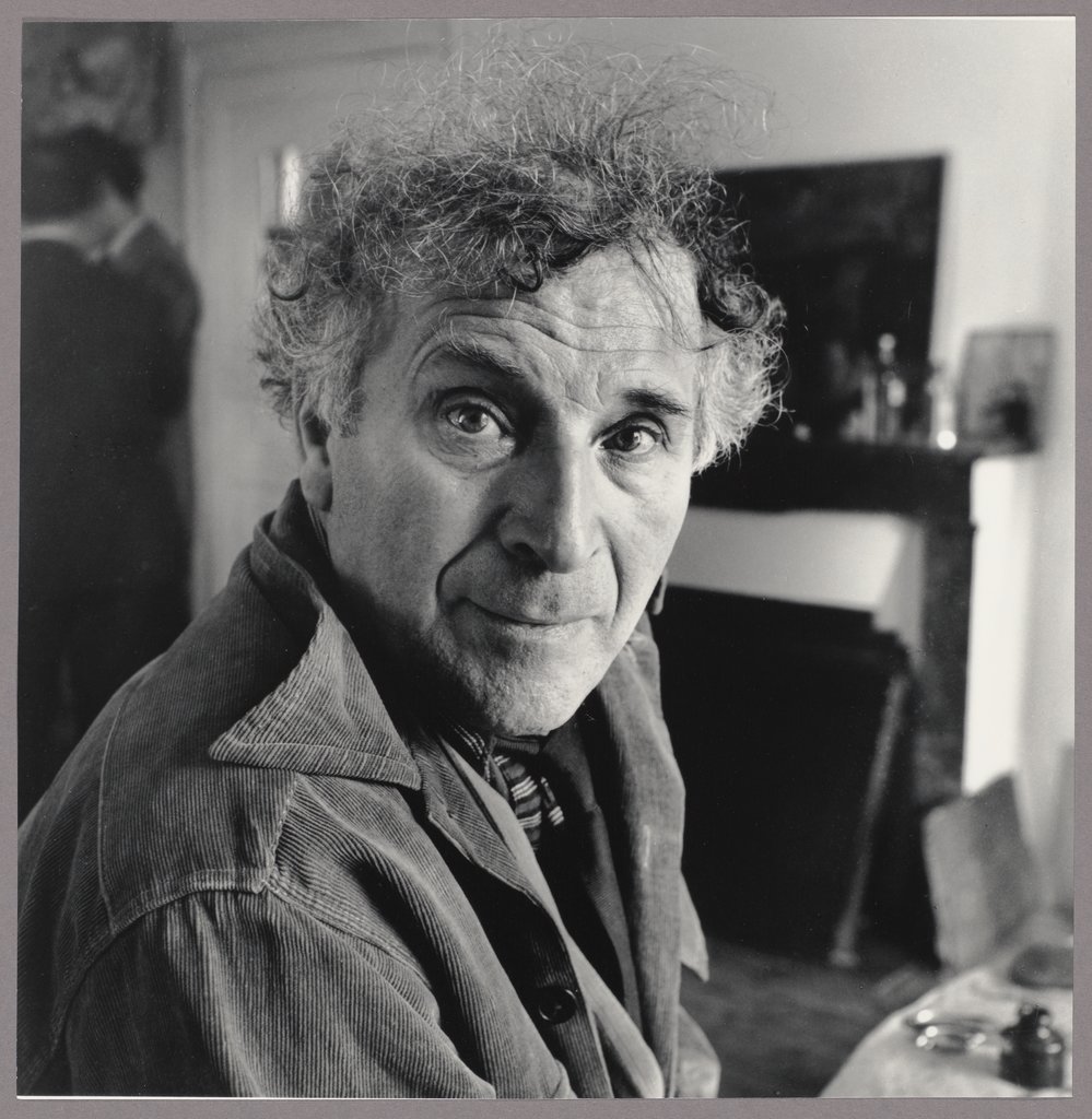 “Giro vorticosamente tra le mie ali”. Sulla tomba di Marc Chagall 